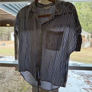 beachlunchlounge Blue and White Striped Button-Front Tie-Hem Shirt